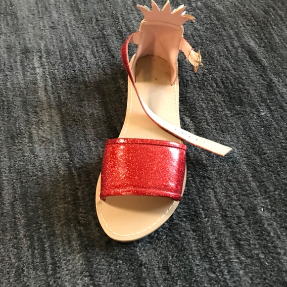 Adorable Fruit-Themed Sparkly Sandals - Pineapple & Strawberry Design - Picture 7 of 7